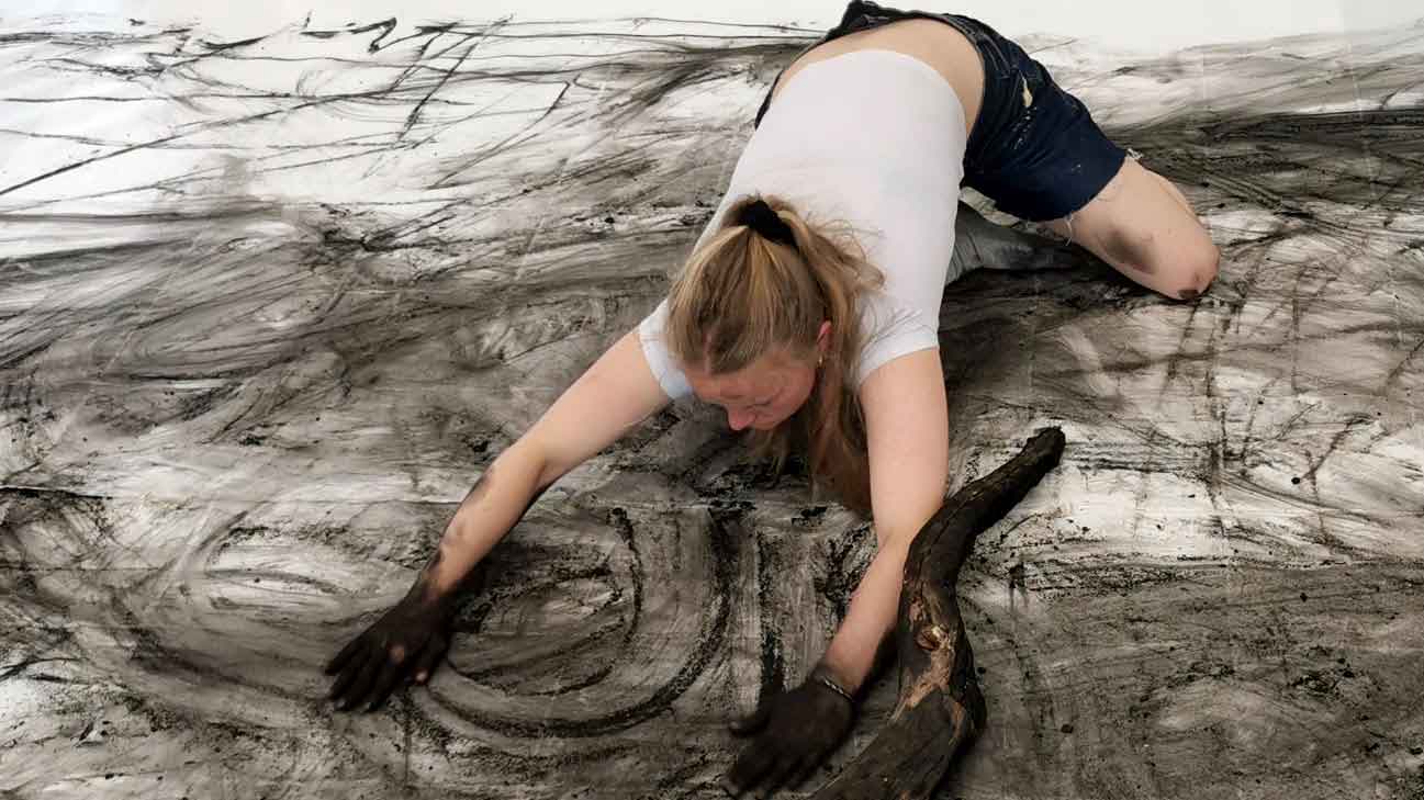 Ricarda_front_wood_ausschnitt